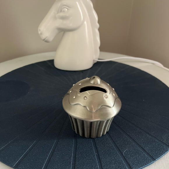 Cupcake Piggybank - Picture 2 of 4